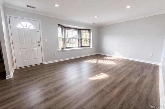 19585 Mariner Court, Northville, MI 48167