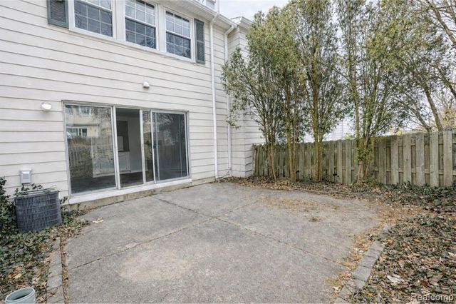 19585 Mariner Court, Northville, MI 48167