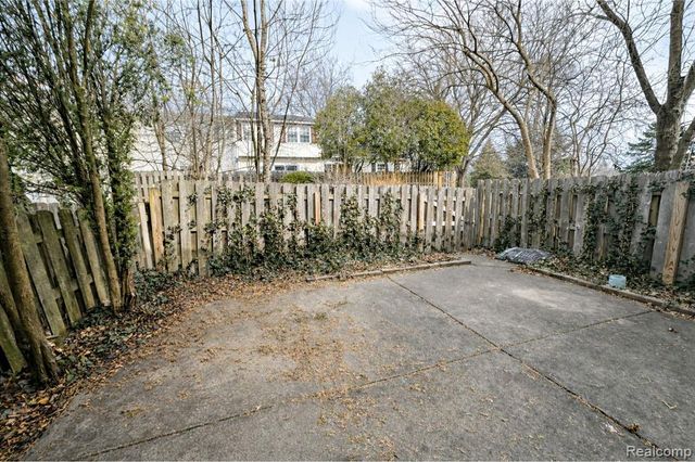 19585 Mariner Court, Northville, MI 48167