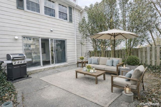 19585 Mariner Court, Northville, MI 48167