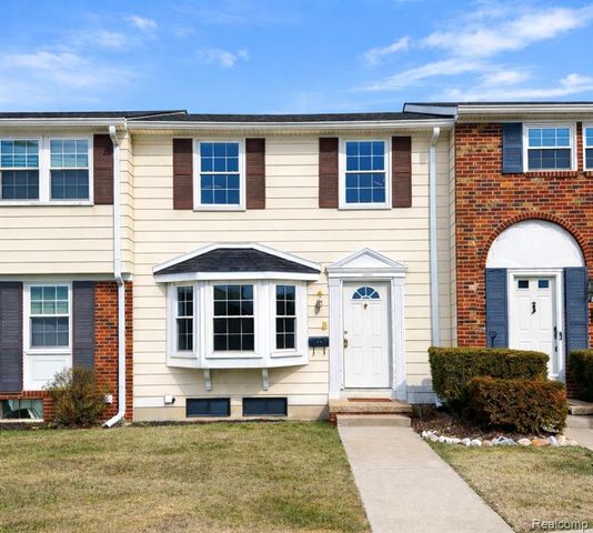 19585 Mariner Court, Northville, MI 48167