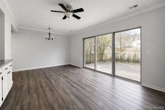 19585 Mariner Court, Northville, MI 48167