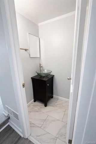 19585 Mariner Court, Northville, MI 48167