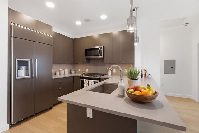 65 Lewis St PH12, Boston, MA 02128