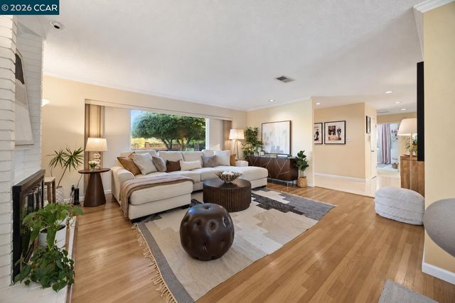 486 Viking Dr, Pleasant Hill, CA 94523