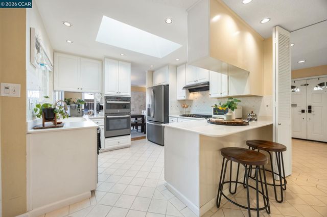 486 Viking Dr, Pleasant Hill, CA 94523