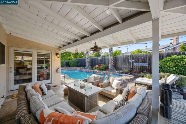 486 Viking Dr, Pleasant Hill, CA 94523