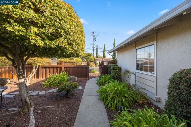 486 Viking Dr, Pleasant Hill, CA 94523