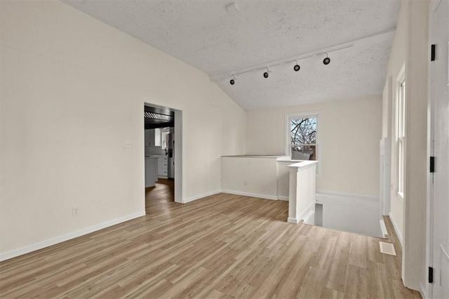 613 E Lexington Avenue, Independence, MO 64050