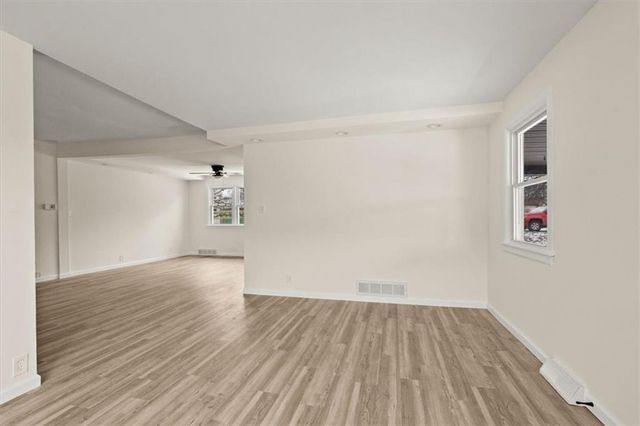 613 E Lexington Avenue, Independence, MO 64050