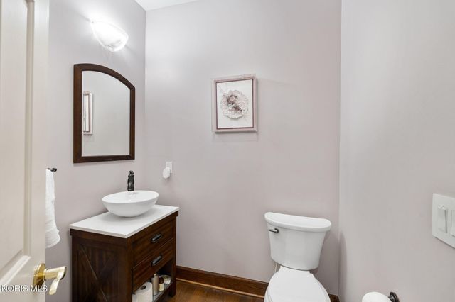 26 Tremore Way, Holland, OH 43528