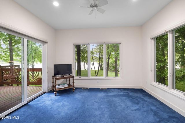26 Tremore Way, Holland, OH 43528