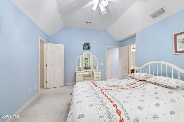 26 Tremore Way, Holland, OH 43528