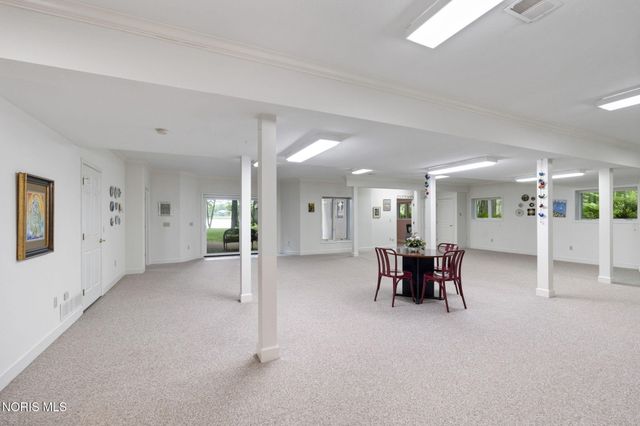 26 Tremore Way, Holland, OH 43528