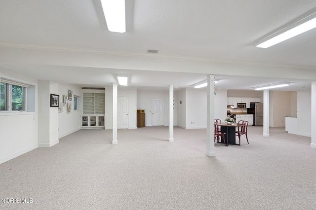 26 Tremore Way, Holland, OH 43528
