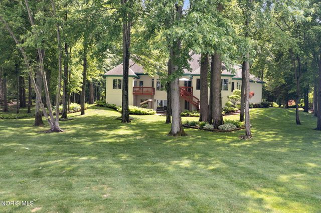 26 Tremore Way, Holland, OH 43528