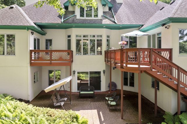26 Tremore Way, Holland, OH 43528