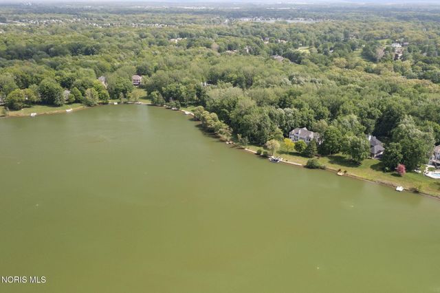 26 Tremore Way, Holland, OH 43528