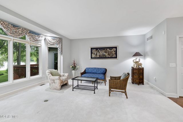 26 Tremore Way, Holland, OH 43528