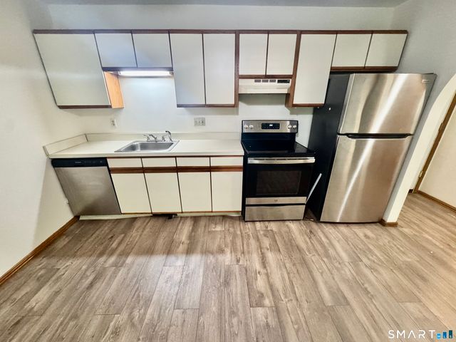 24 West Road 44, Ellington, CT 06029