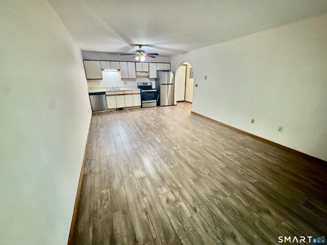 24 West Road 44, Ellington, CT 06029