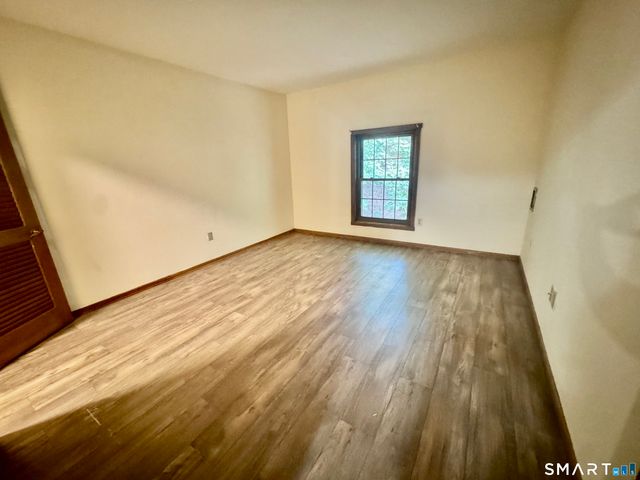 24 West Road 44, Ellington, CT 06029