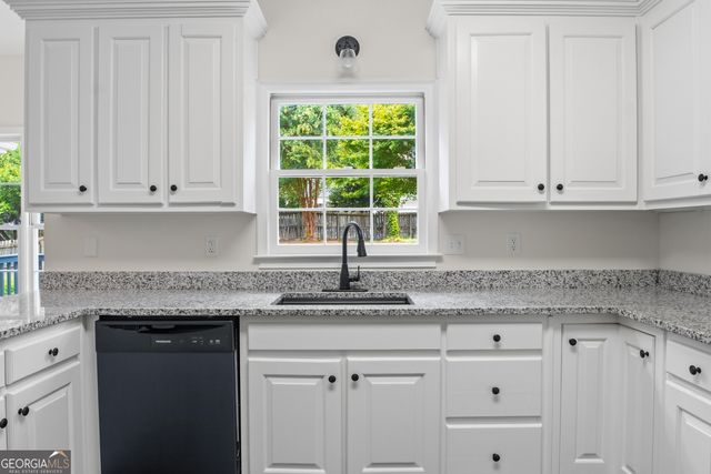 180 Shyrewood Drive, Lawrenceville, GA 30043