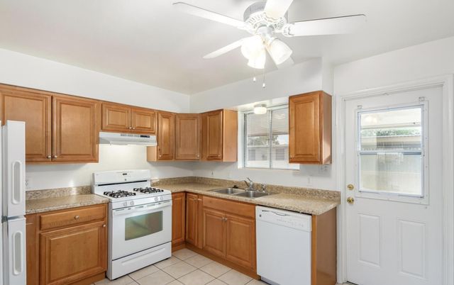 6242 N 12th Place Apt 4, Phoenix, AZ 85014