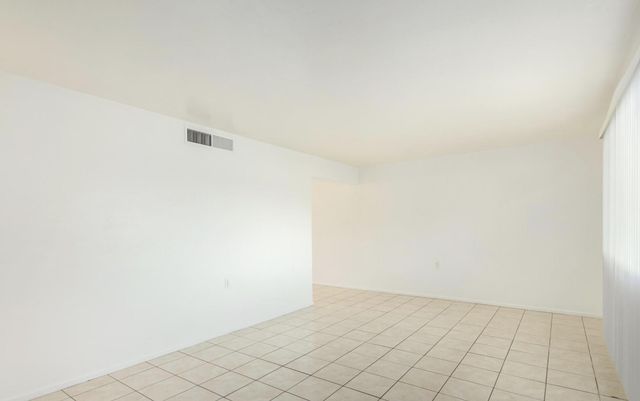 6242 N 12th Place Apt 4, Phoenix, AZ 85014
