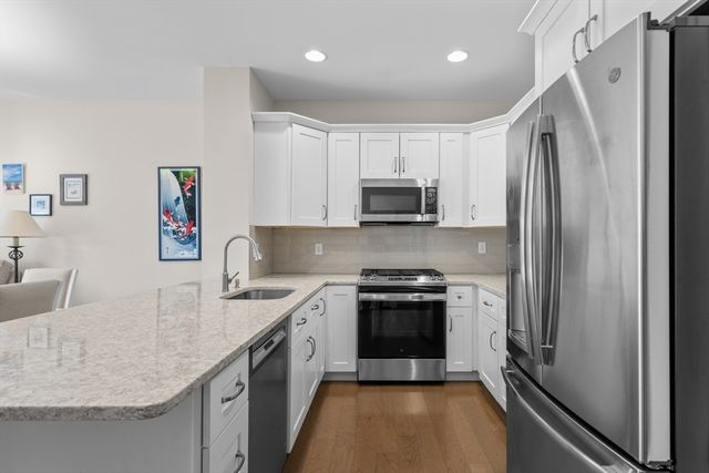 441 Essex St 202, Swampscott, MA 01907