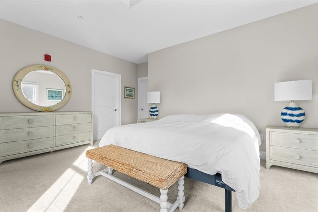 441 Essex St 202, Swampscott, MA 01907