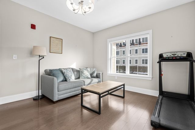 441 Essex St 202, Swampscott, MA 01907