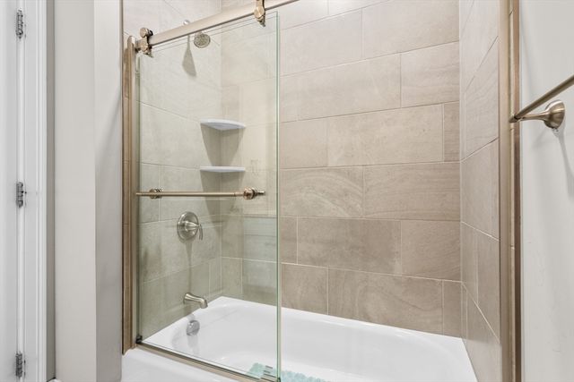 441 Essex St 202, Swampscott, MA 01907