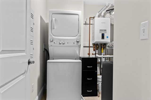 441 Essex St 202, Swampscott, MA 01907