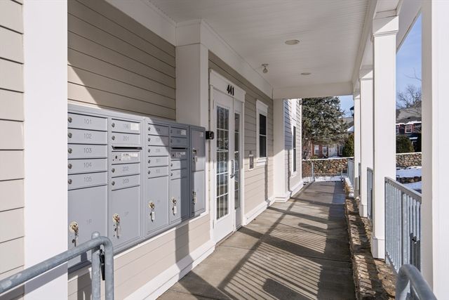 441 Essex St 202, Swampscott, MA 01907