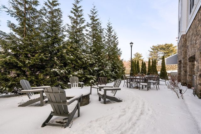 441 Essex St 202, Swampscott, MA 01907