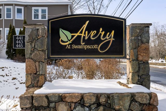 441 Essex St 202, Swampscott, MA 01907