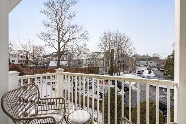 441 Essex St 202, Swampscott, MA 01907