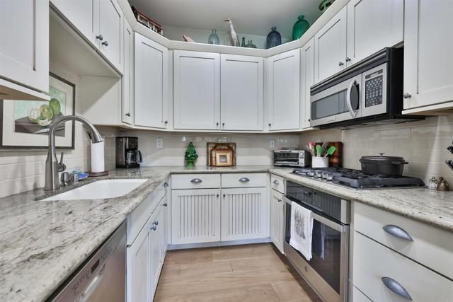 810 D Avenue, Coronado, CA 92118