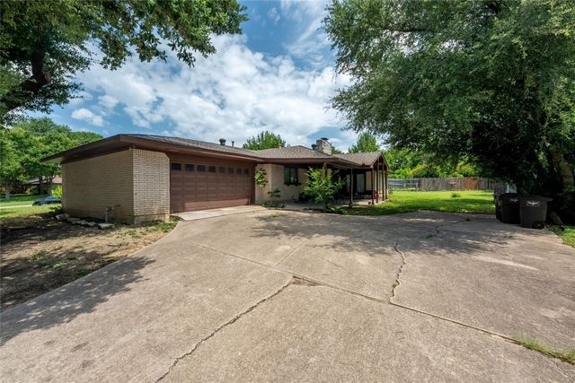 6455 El Toro Court, Fort Worth, TX 76133