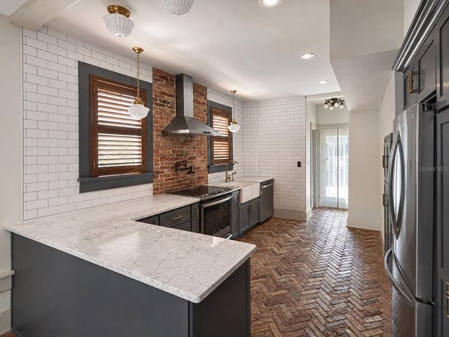 4535 9TH AVENUE N, St Petersburg, FL 33713