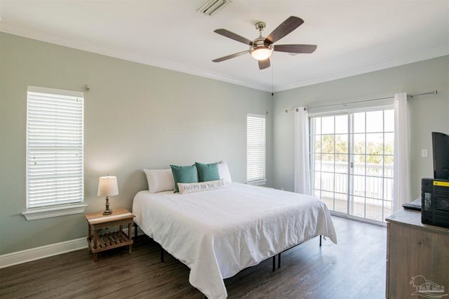 1006 Via Deluna Dr, Pensacola Beach, FL 32561