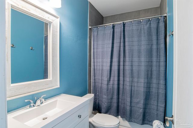 1006 Via Deluna Dr, Pensacola Beach, FL 32561