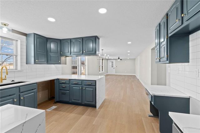 700 Harr Grove Road, Peculiar, MO 64078