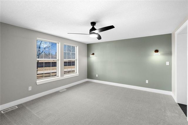 700 Harr Grove Road, Peculiar, MO 64078