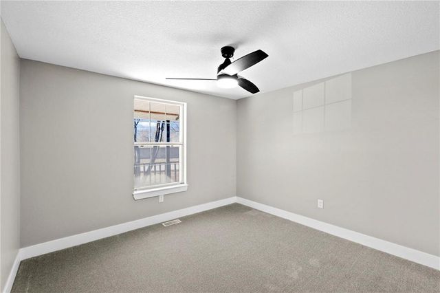 700 Harr Grove Road, Peculiar, MO 64078