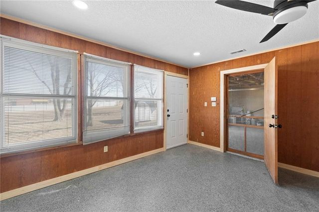 700 Harr Grove Road, Peculiar, MO 64078