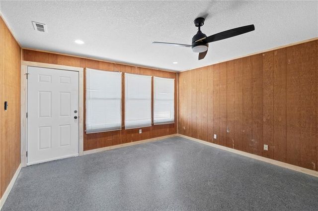 700 Harr Grove Road, Peculiar, MO 64078