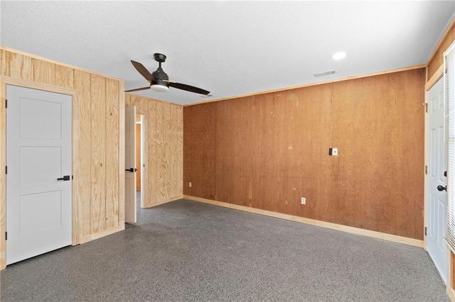 700 Harr Grove Road, Peculiar, MO 64078