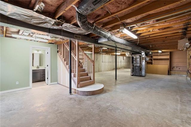 700 Harr Grove Road, Peculiar, MO 64078